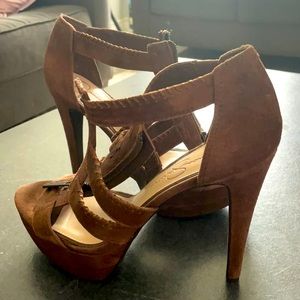 Jessica Simpson brown heel